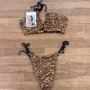 NWT Mapalé women's animal print two-piece swimsuit size S/M
 b48
